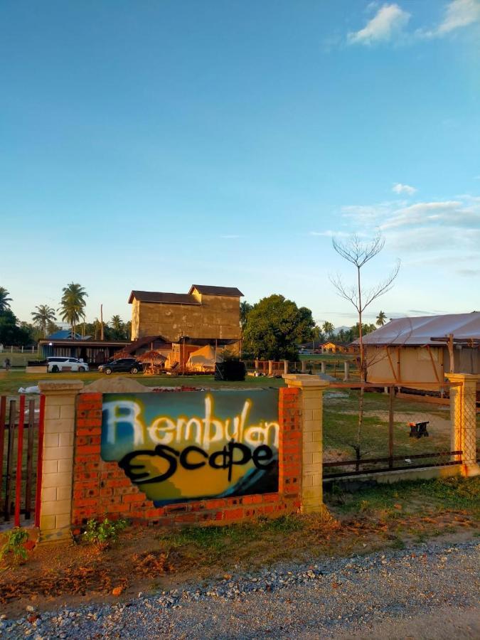 Rembulan Escape - The Red Bowl Villa Kampung Penarik Buitenkant foto